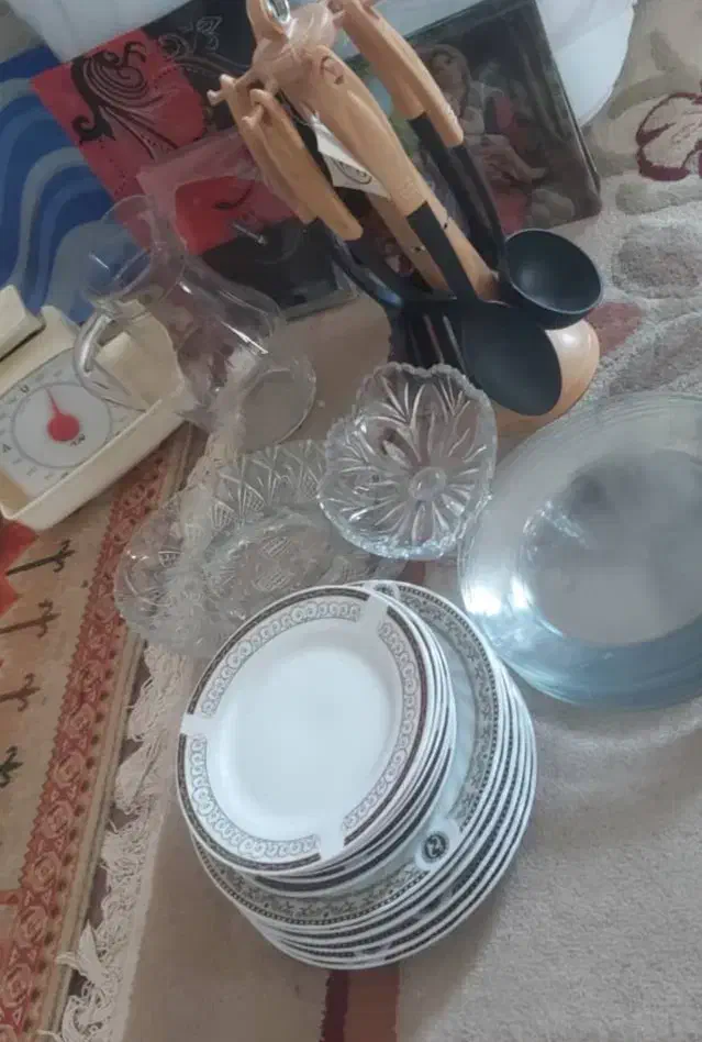 تعدادی ظروف آشپز خانه|ظروف سرو و پذیرایی|شیراز, رکن‌آباد|دیوار