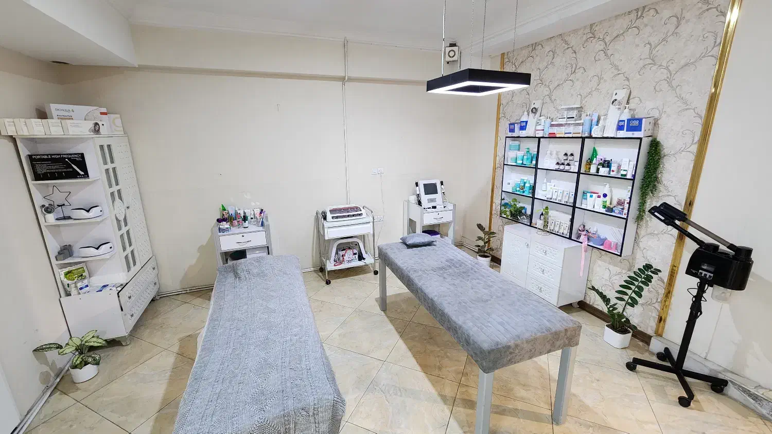 اجاره لاین های سالن زیبایی ملاصدرا|خدمات آرایشگری و زیبایی|نیشابور, دارایی|دیوار