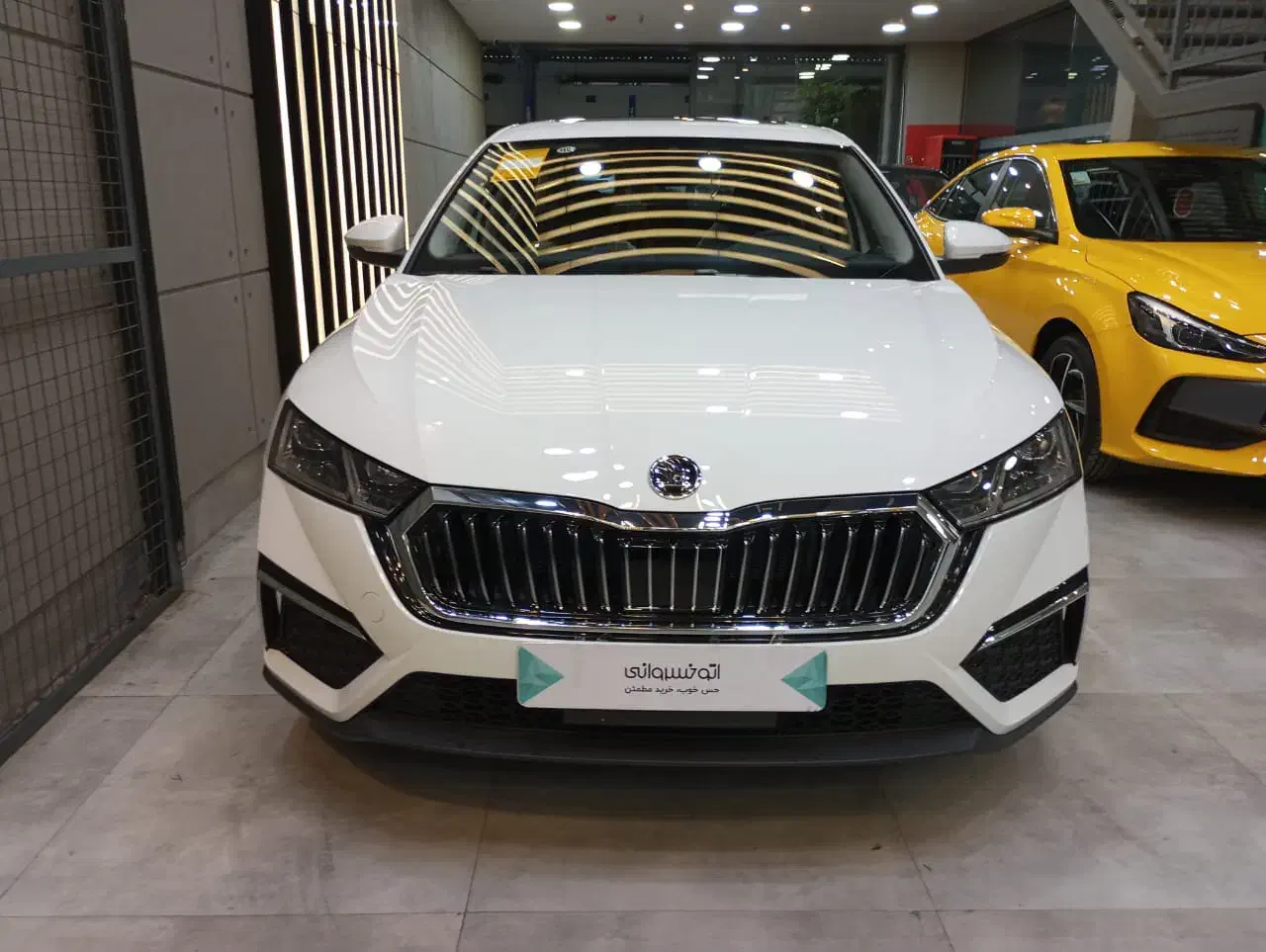 اشکودا اکتاویا۲۰۲۴ سفید تیپ لاکچری|خودرو سواری و وانت|تهران, الهیه|دیوار