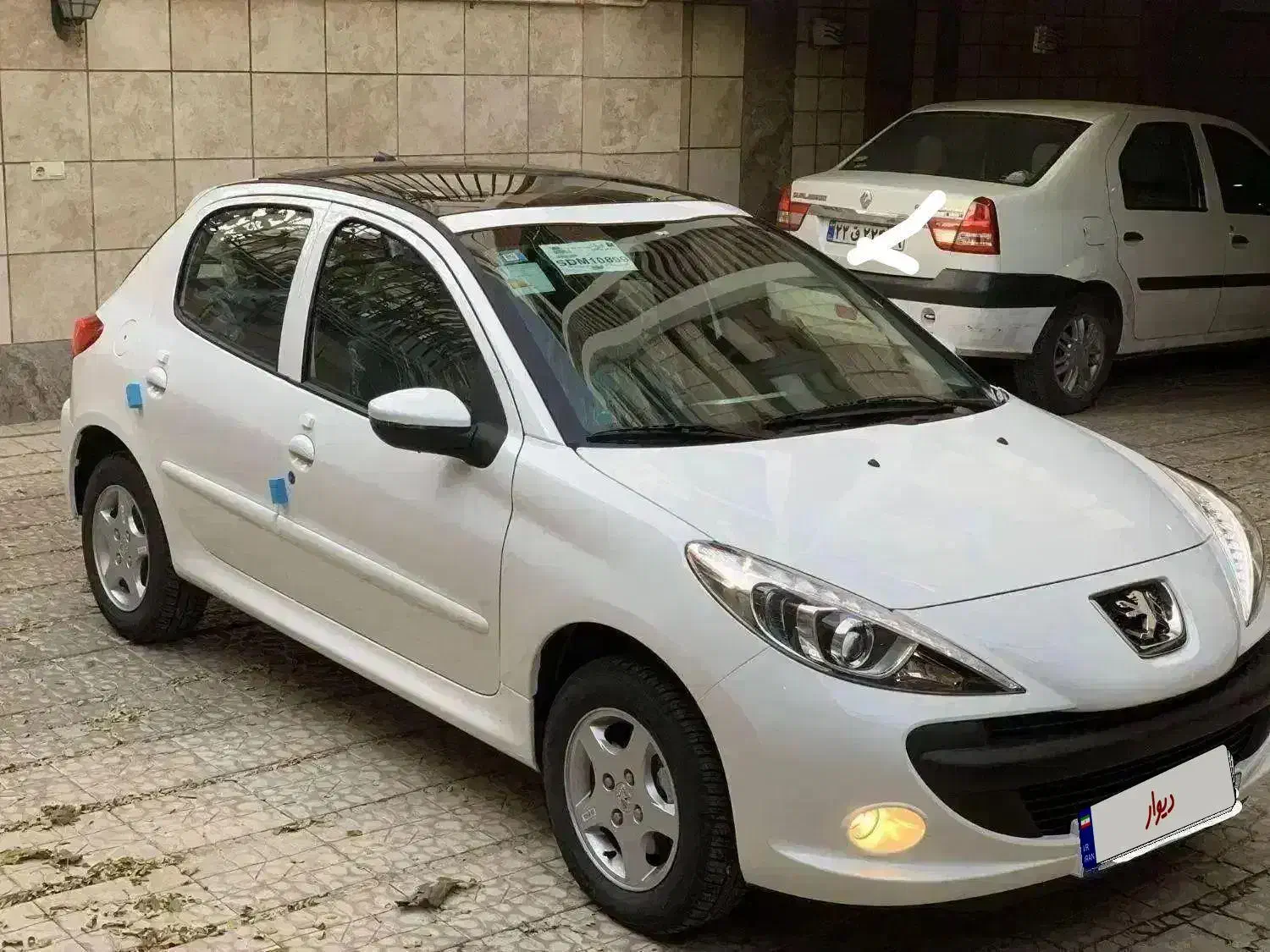 ۲۰۷ اتوماتیک سقف شیشه ای آذر ۱۴۰۴|خودرو سواری و وانت|ایلام, |دیوار