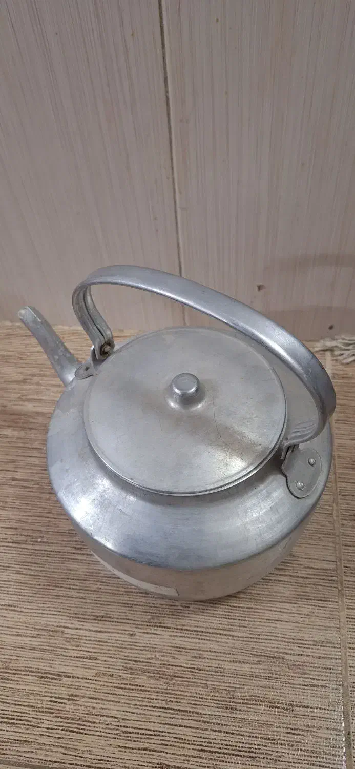 دو عدد کتری روحی ۸ و ۵ لیتری|قوری، کتری، قهوه‌ساز دستی|قم, هفت تیر|دیوار