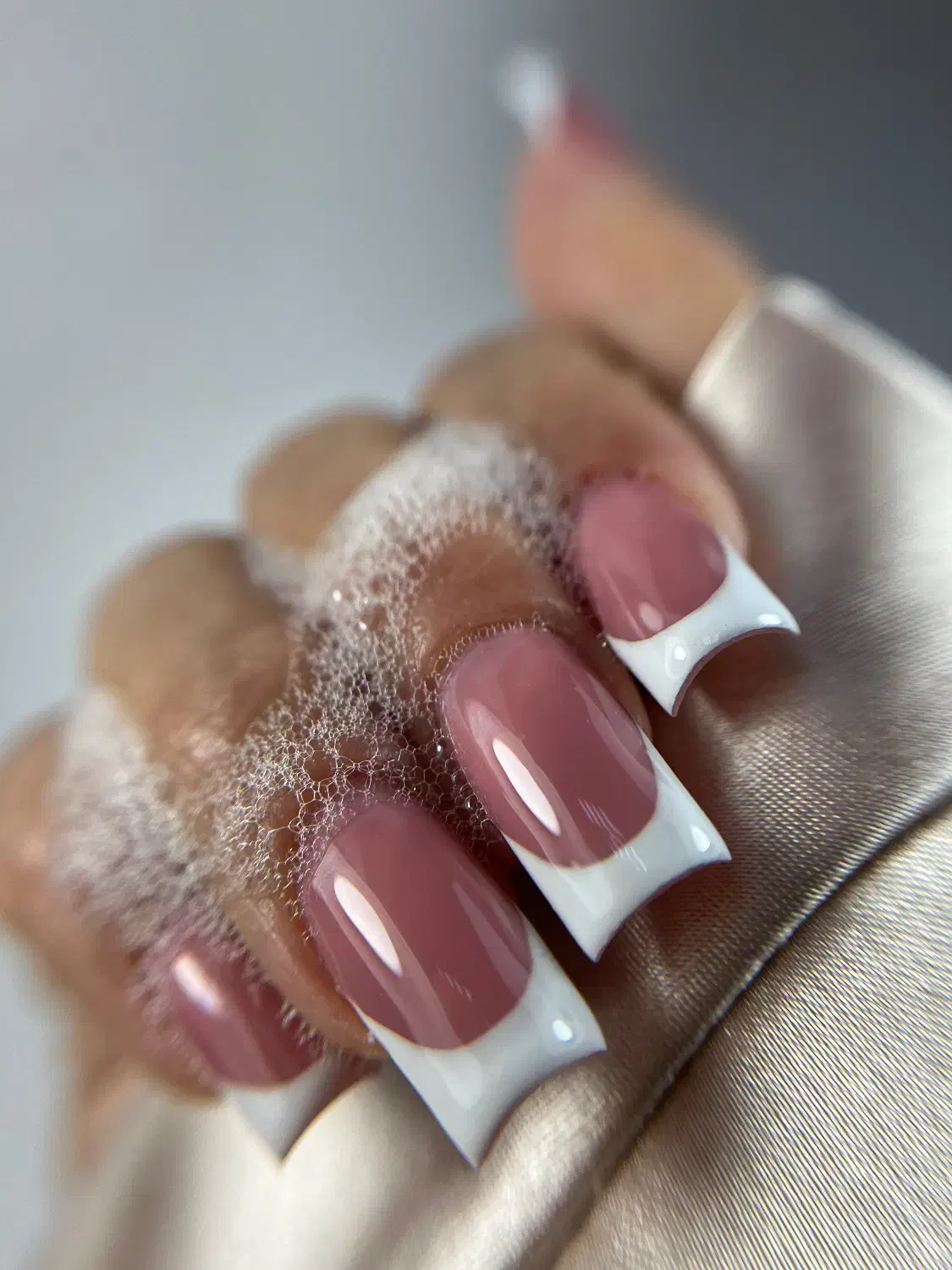 کاشت،ترمیم و ژلپولیش ناخن|خدمات آرایشگری و زیبایی|رشت, گلباغ نماز|دیوار