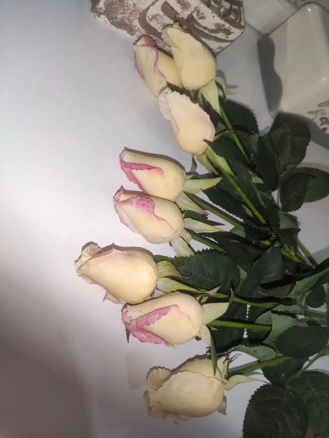 گل رز لمسی سفید صورتی|گل مصنوعی|لنگرود, |دیوار