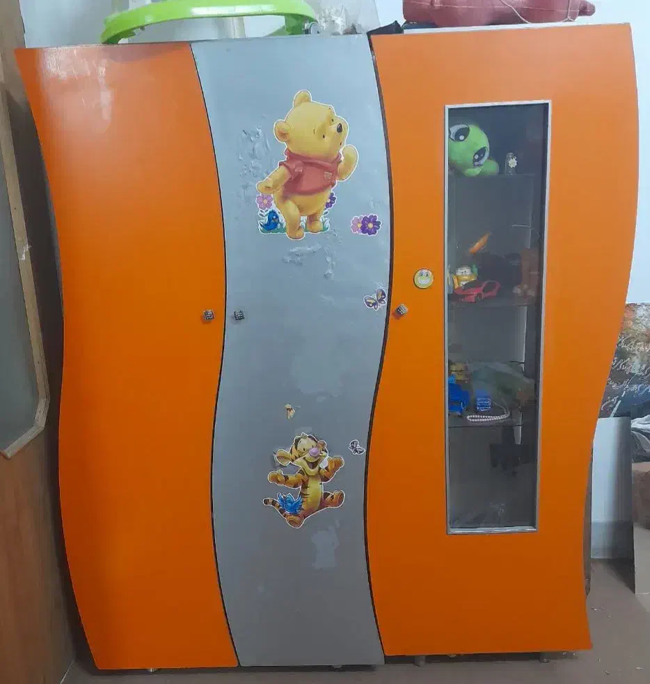 تخت و کمد|تخت و سرویس خواب|قم, قلعه عموحسین|دیوار