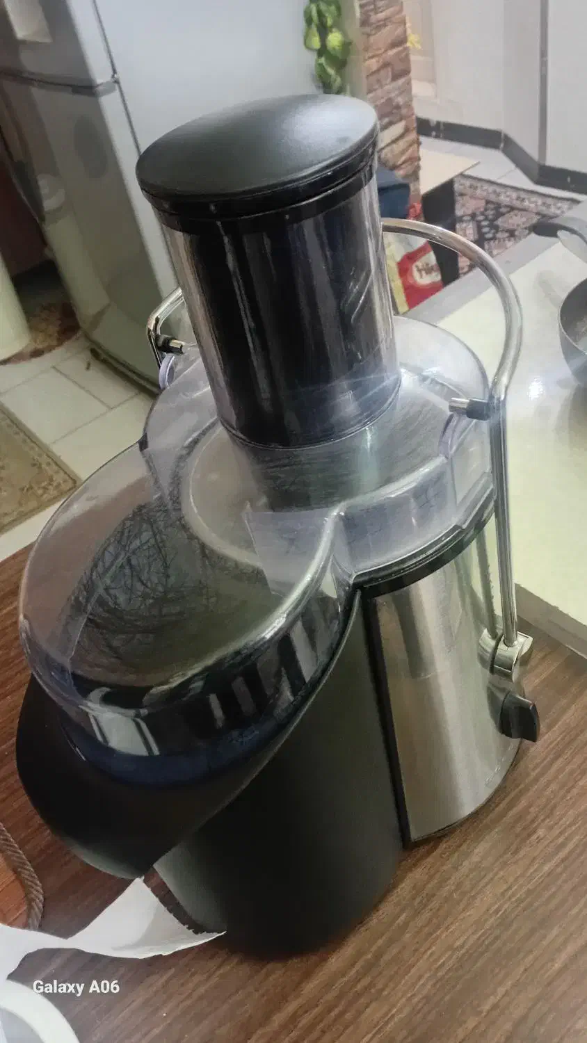 آبمیوه گیری نوه|آبمیوه‌گیر و آب‌مرکبات‌گیر|چهارباغ, |دیوار