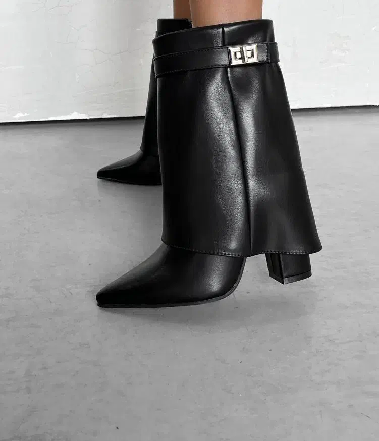 بوت اپریل|کیف، کفش، کمربند|رشت, بلوار گیلان|دیوار