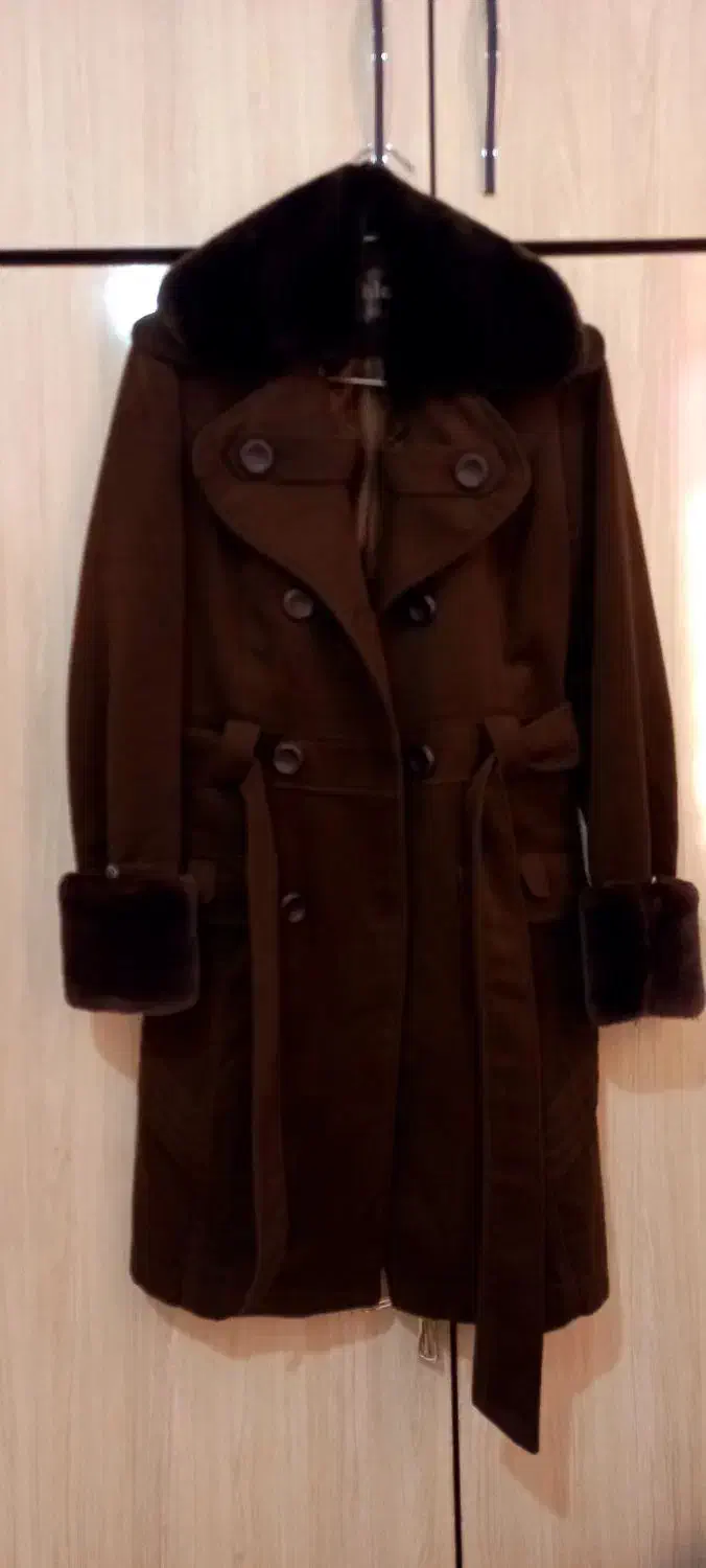 پالتو|لباس|یاسوج, |دیوار