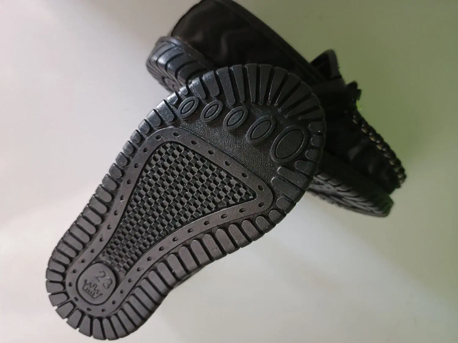 کفش پسرانه|کفش و لباس بچه|رشت, جانبازان|دیوار