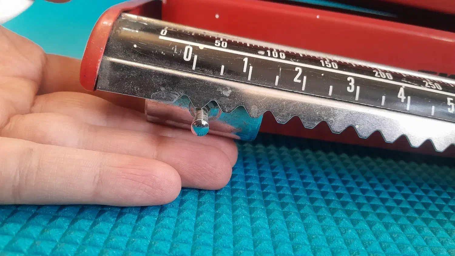 ترازوی قدیمی کلکسیونی EKS ساخت سوئد (1970)|کلکسیون اشیاء عتیقه|تهران, چیذر|دیوار