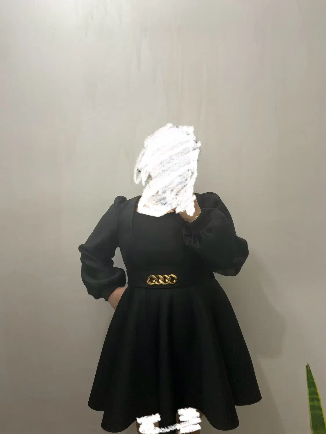 لباس مجلسی|لباس|صومعه‌سرا, |دیوار