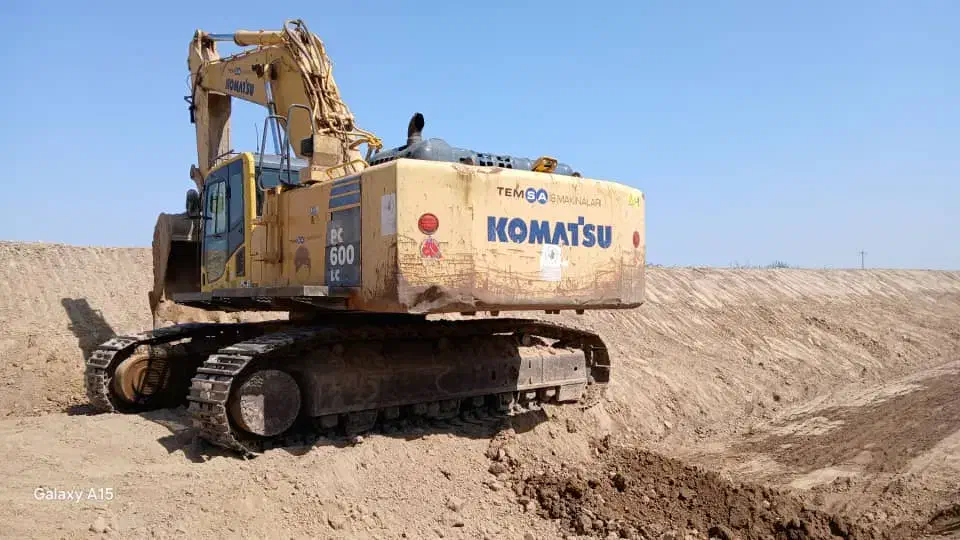 اجاره دهنده بیل ۶۰۰ کوماتسو|خودرو سنگین|نمین, |دیوار