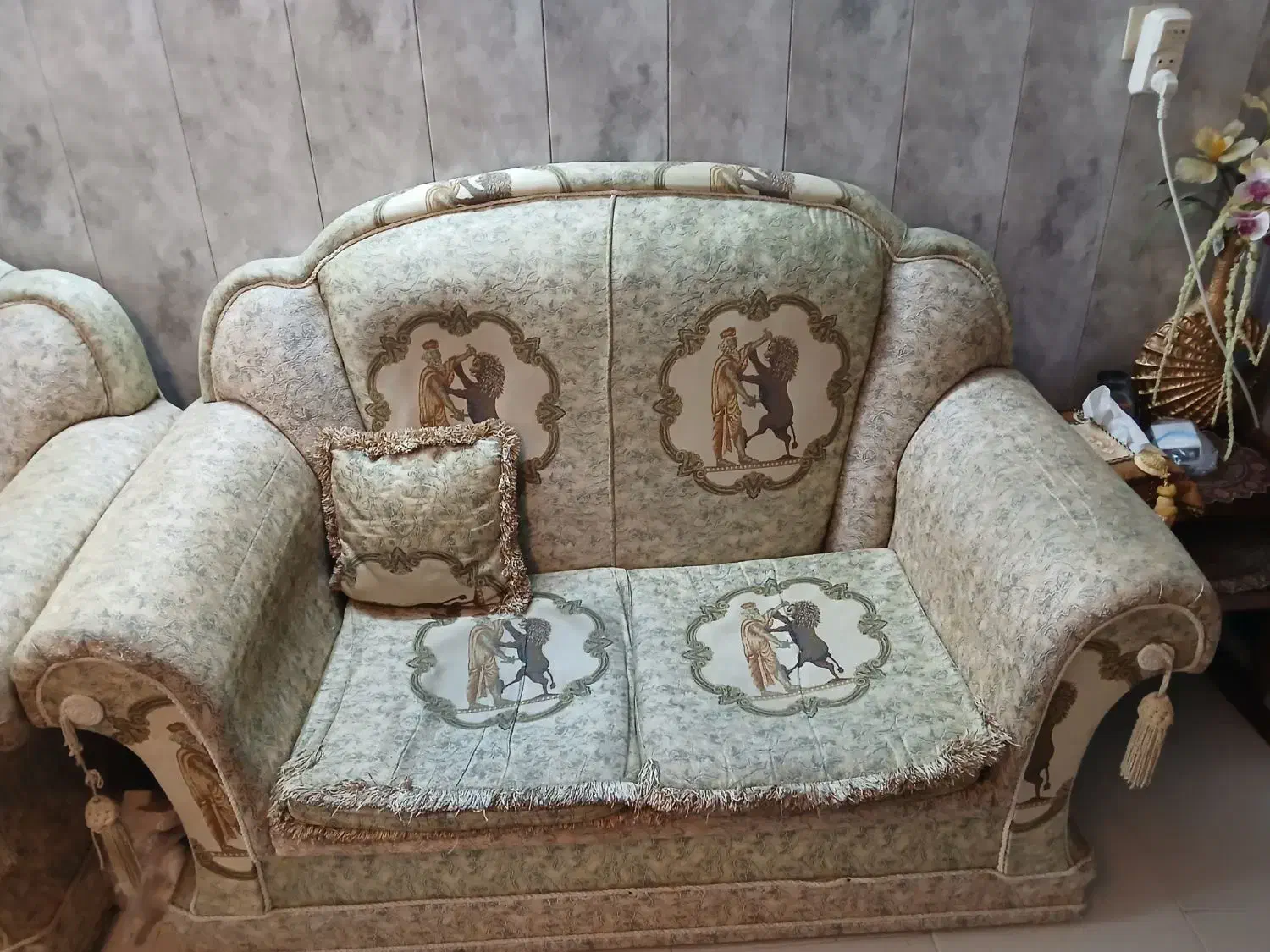 فروش مبل هفت نفره دو دست|مبلمان خانگی و میز عسلی|قائم‌شهر, |دیوار