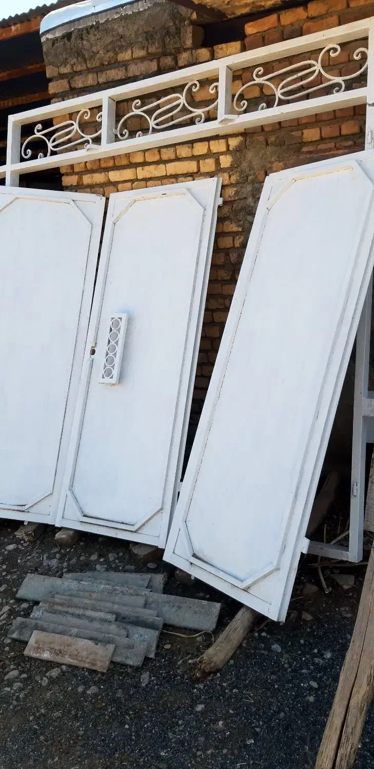 درب حیاط|مصالح و تجهیزات ساختمان|بیستون, |دیوار