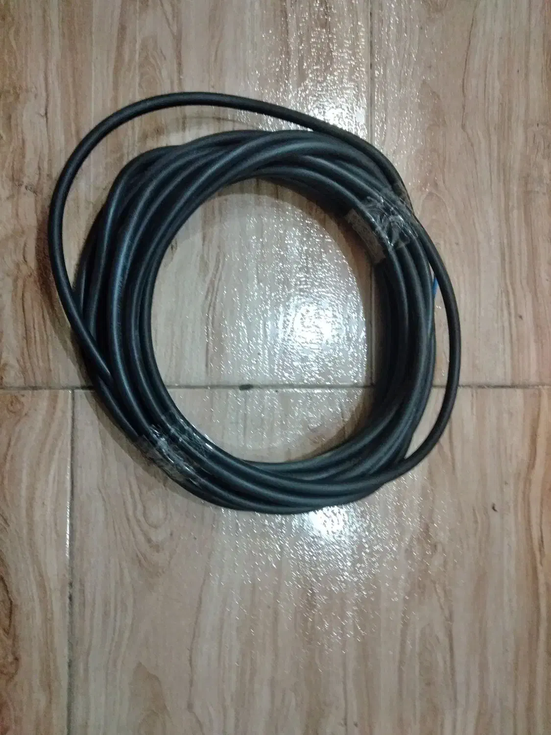 کابل،برق|مصالح و تجهیزات ساختمان|رشت, حسین آباد|دیوار