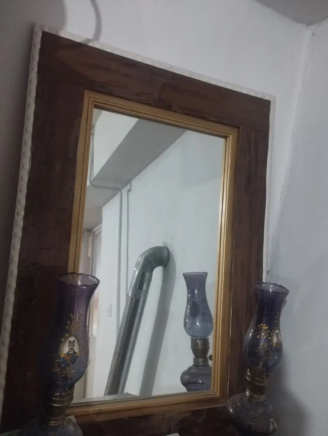 اینه|آینه|خرم‌آباد, |دیوار