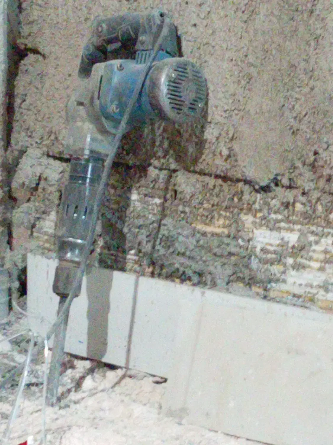 تخریب کاری|خدمات پیشه و مهارت|قائن, |دیوار