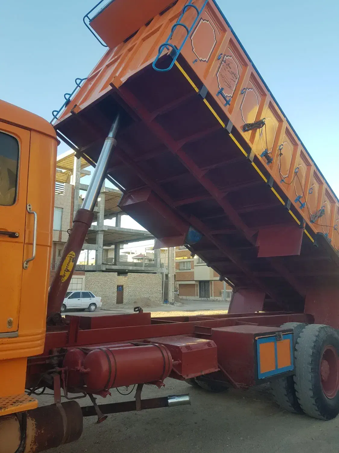 بنزتک باری وکمپرس حمل بار شهری یزد|خدمات حمل و نقل|یزد, |دیوار