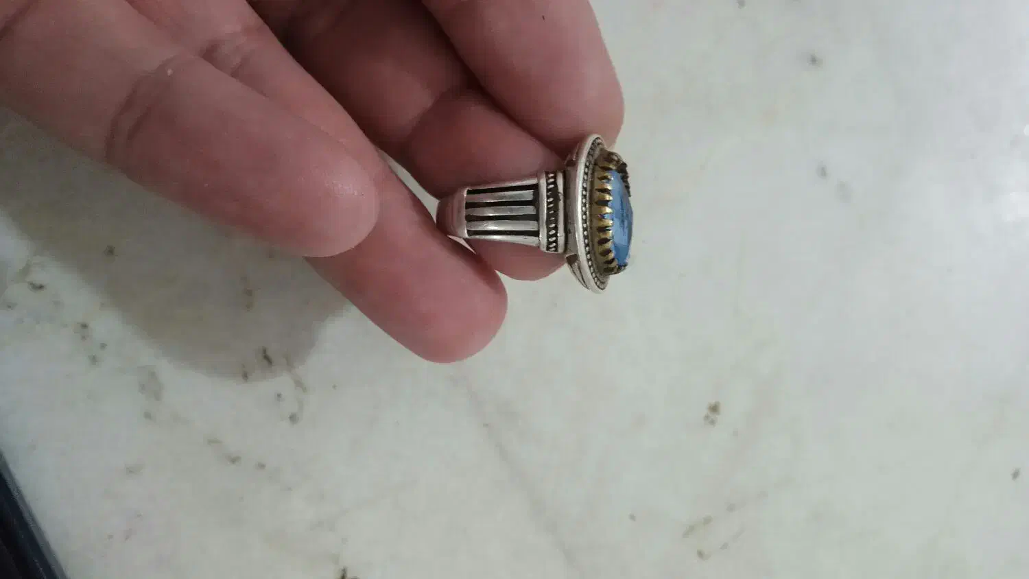 توپاز ابی|جواهرات|زابل, |دیوار