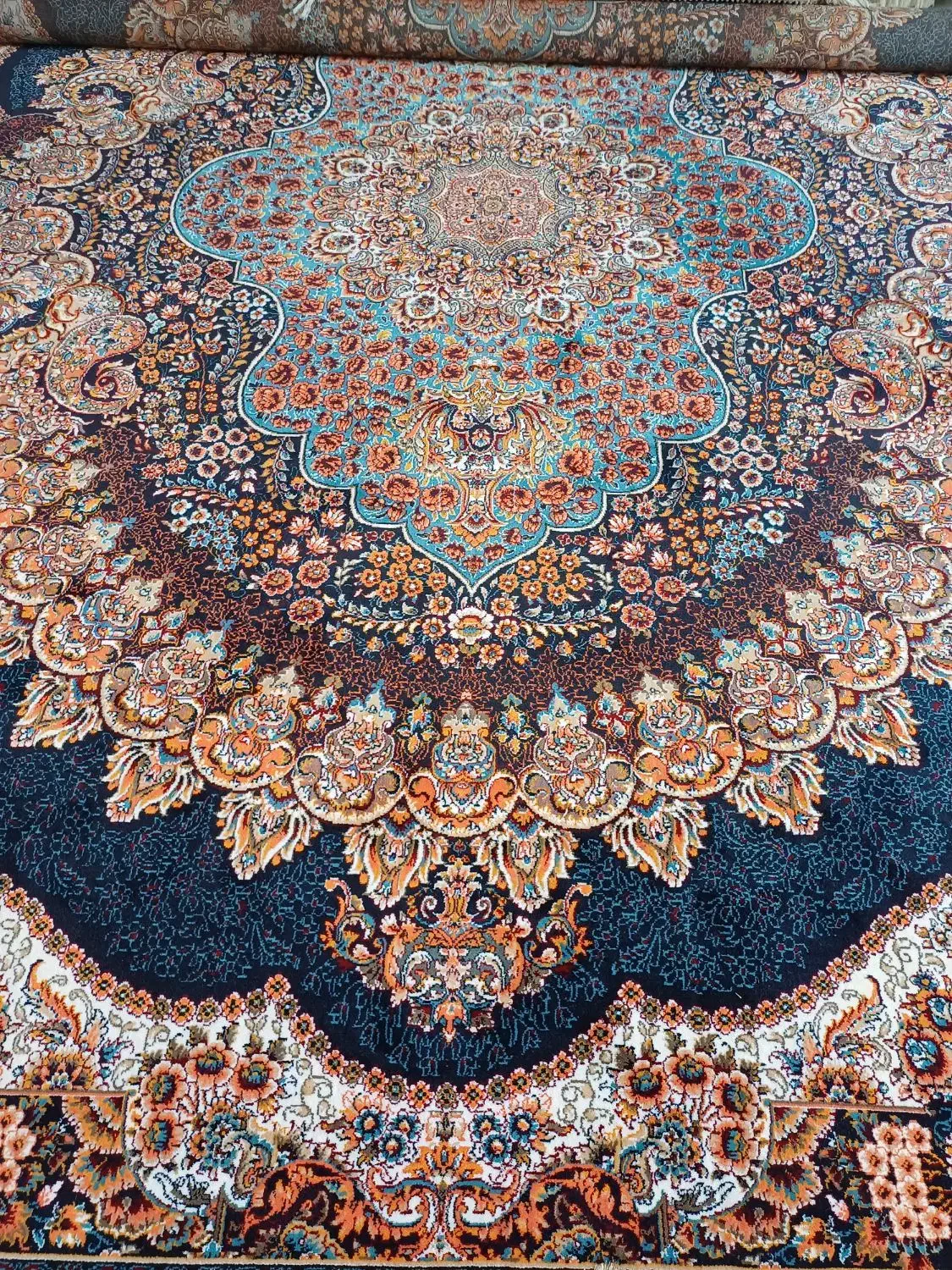 سه تخته فرش ۷۰۰ شانه تکی زیر قیمت به علت تک بودن|فرش|بیجار, |دیوار