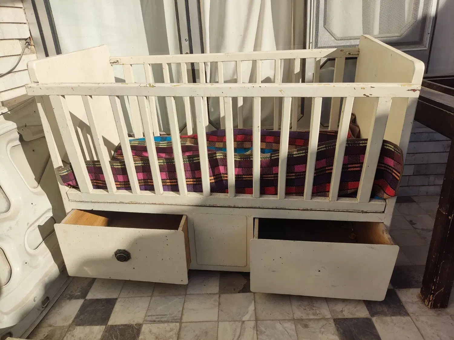 تخت و گهواره کودک|تخت و سرویس خواب|نجف‌آباد, گلدشت|دیوار