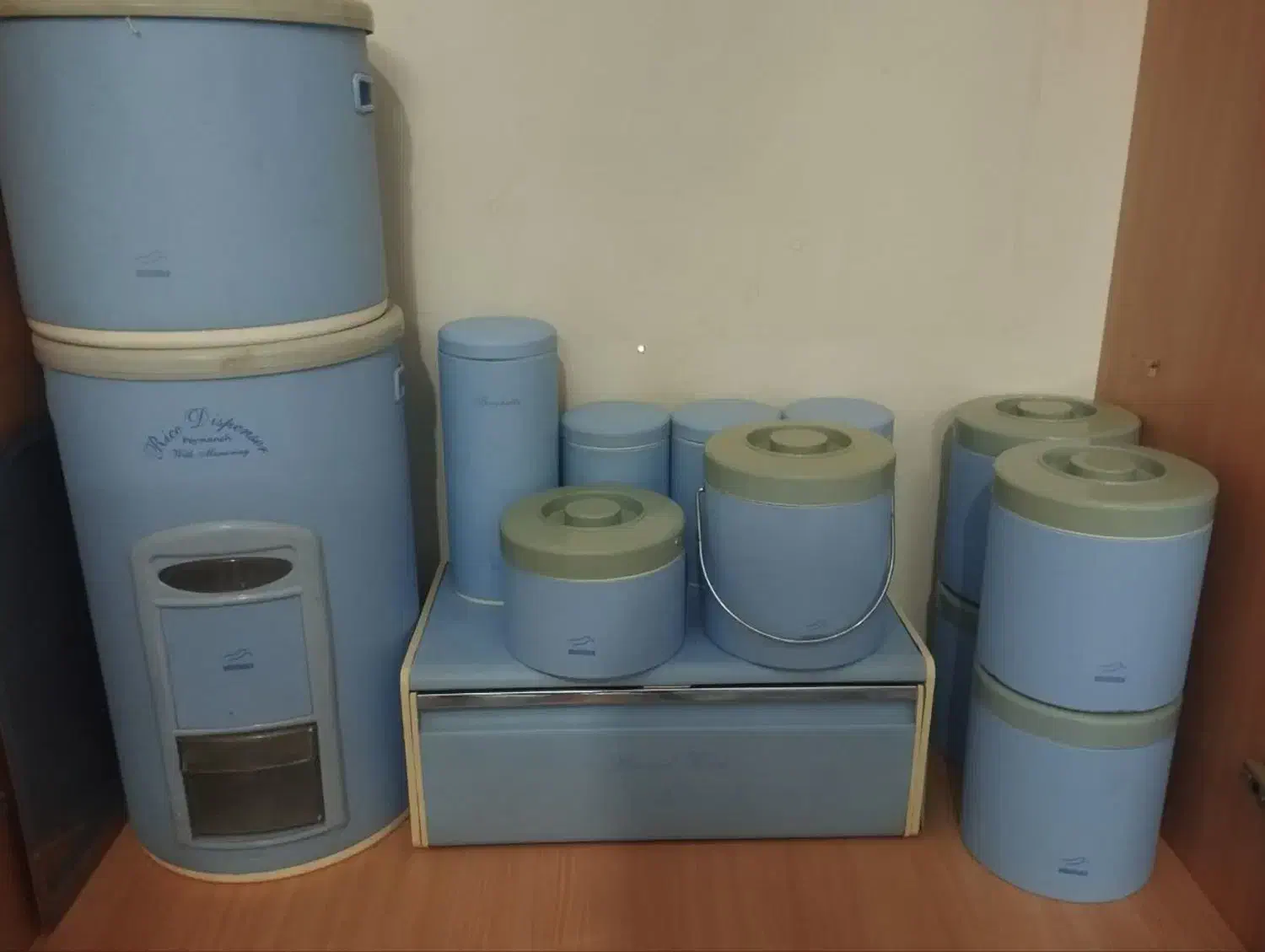 سرویس پا سماوری حبوبات و قند و برنج|ظروف نگهدارنده، پلاستیکی، یکبارمصرف|طبس, |دیوار