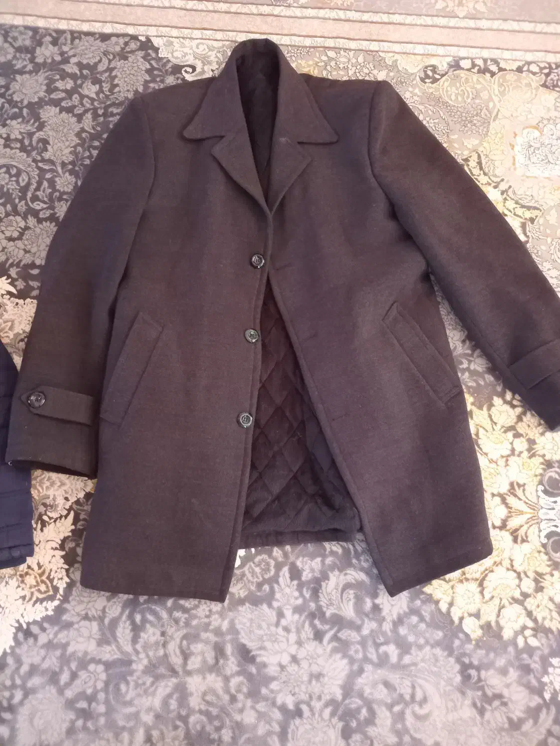 لباس درحدنو|لباس|چالوس, |دیوار