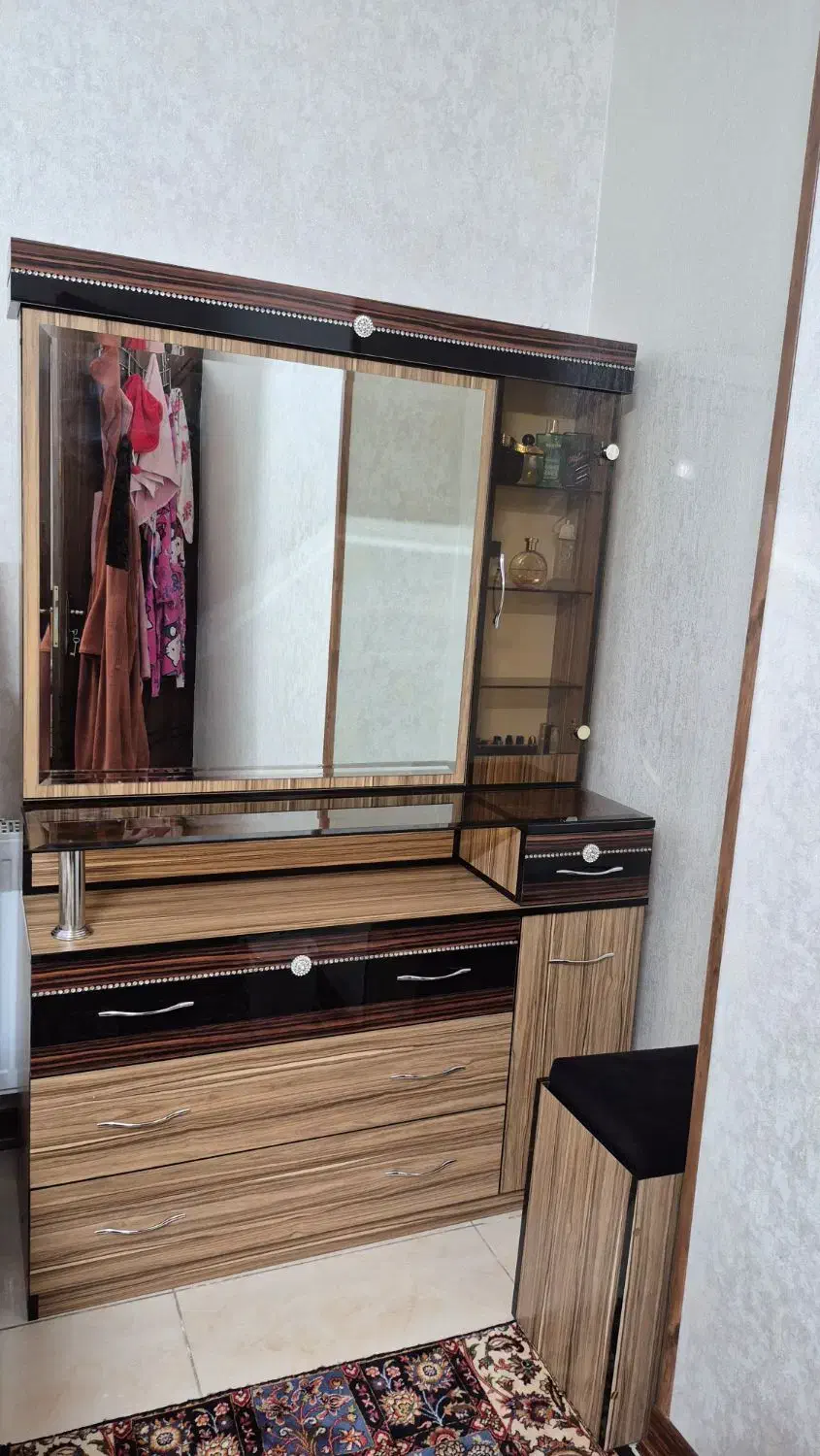 میز آینه|آینه|اصفهان, عاشقآباد|دیوار