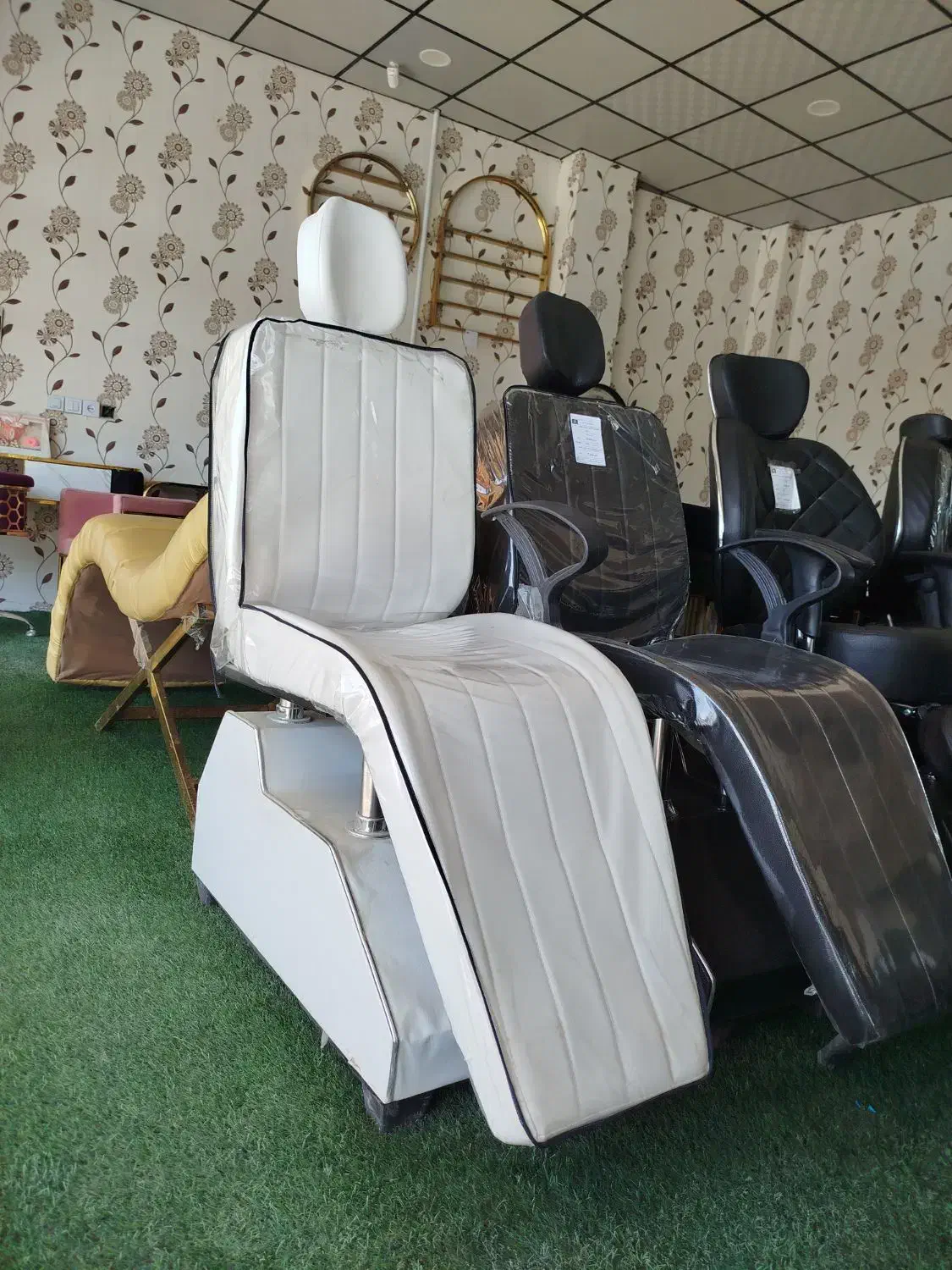 صندلی اصلاح متحرک زرکالا|آرایشگاه و سالن‌های زیبایی|یاسوج, |دیوار