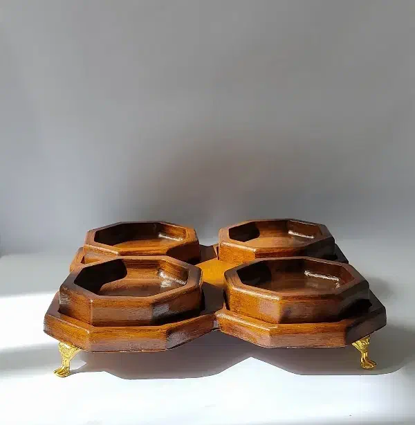 پایه طلایی برای ظروف قیمت اصلی تو توضیحات نوشتم|ظروف سرو و پذیرایی|میبد, |دیوار