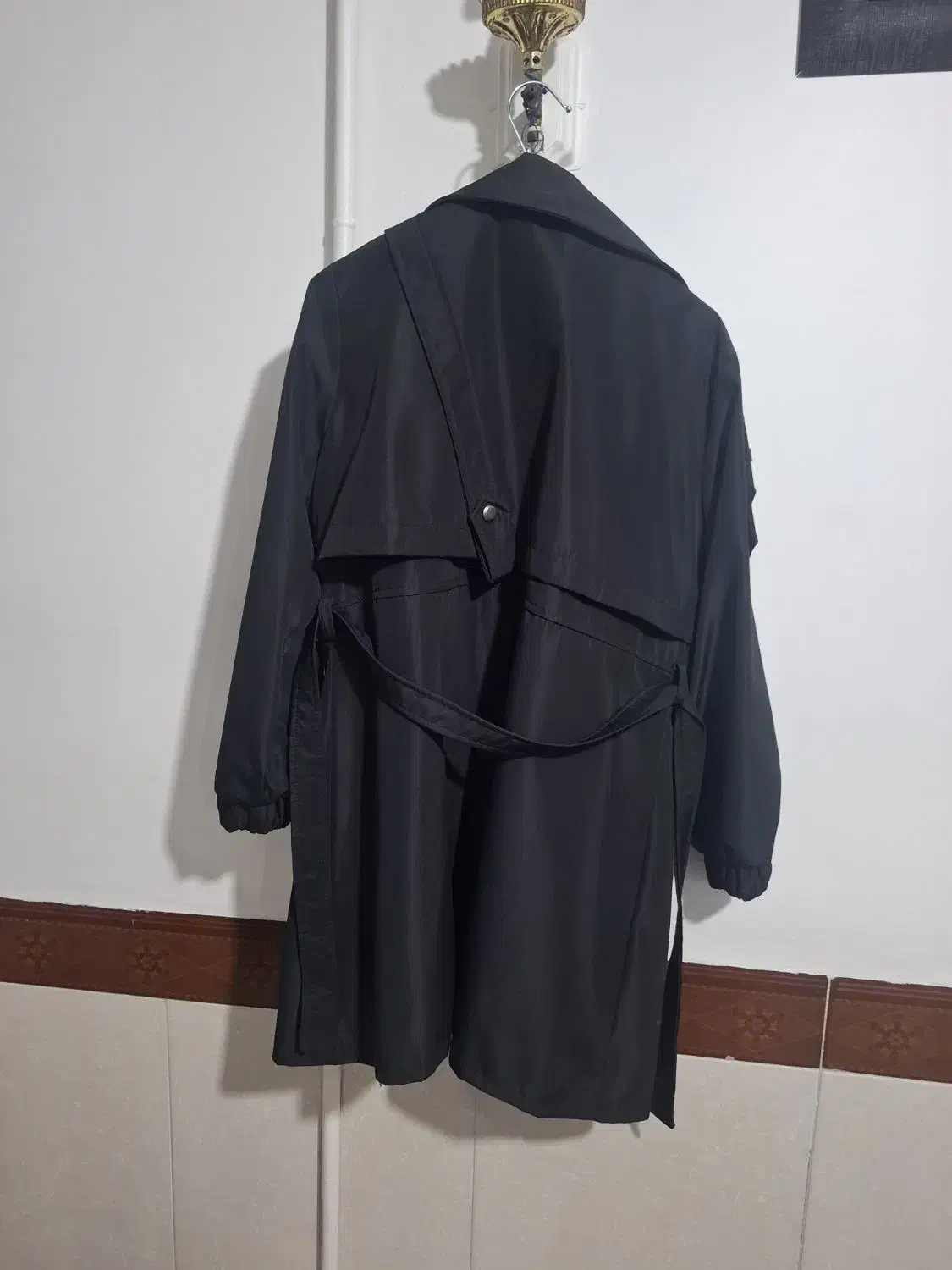 پالتوزنانه|لباس|بهارستان, |دیوار