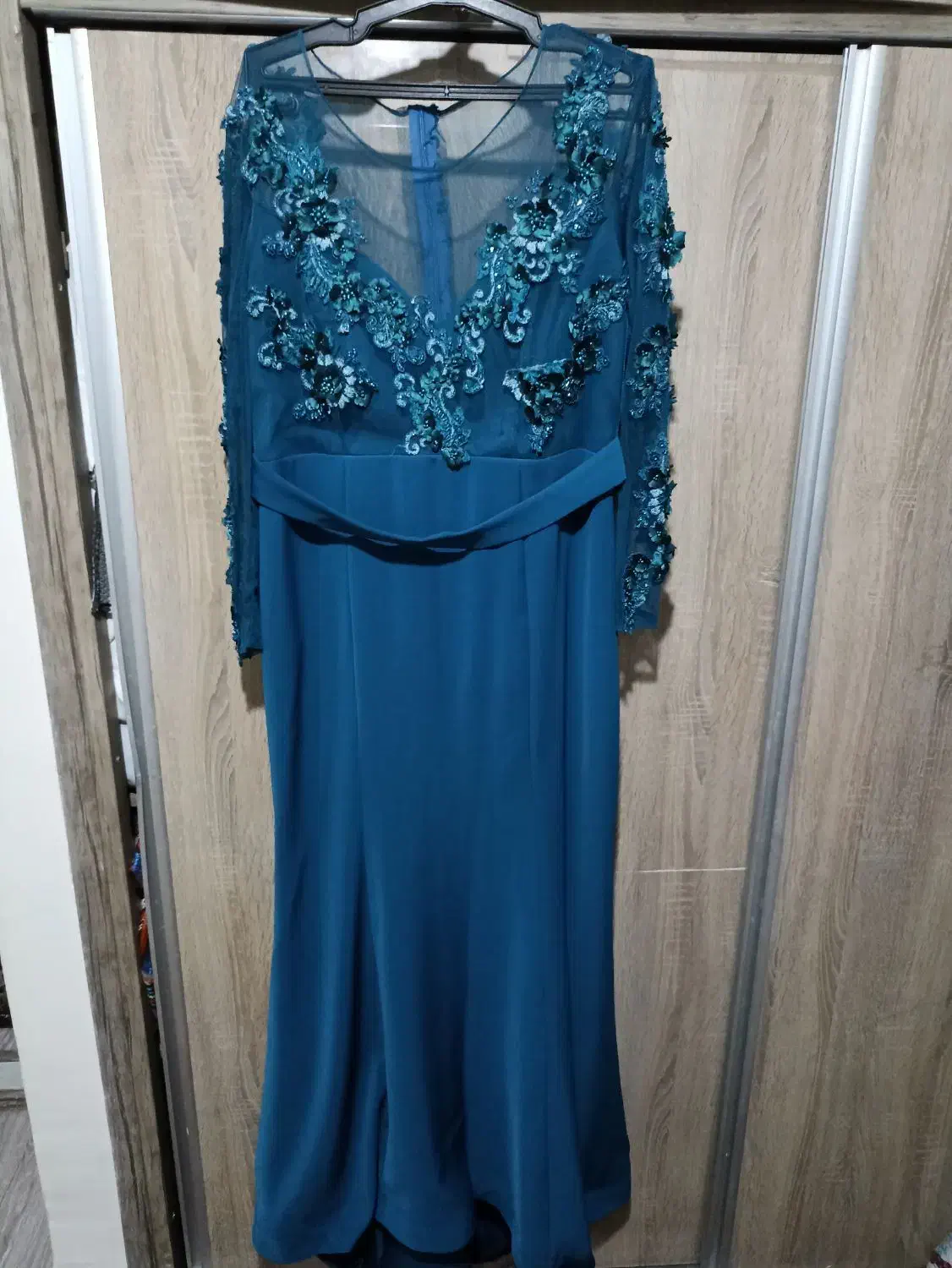 پیرهن مجلسی|لباس|تبریز, |دیوار