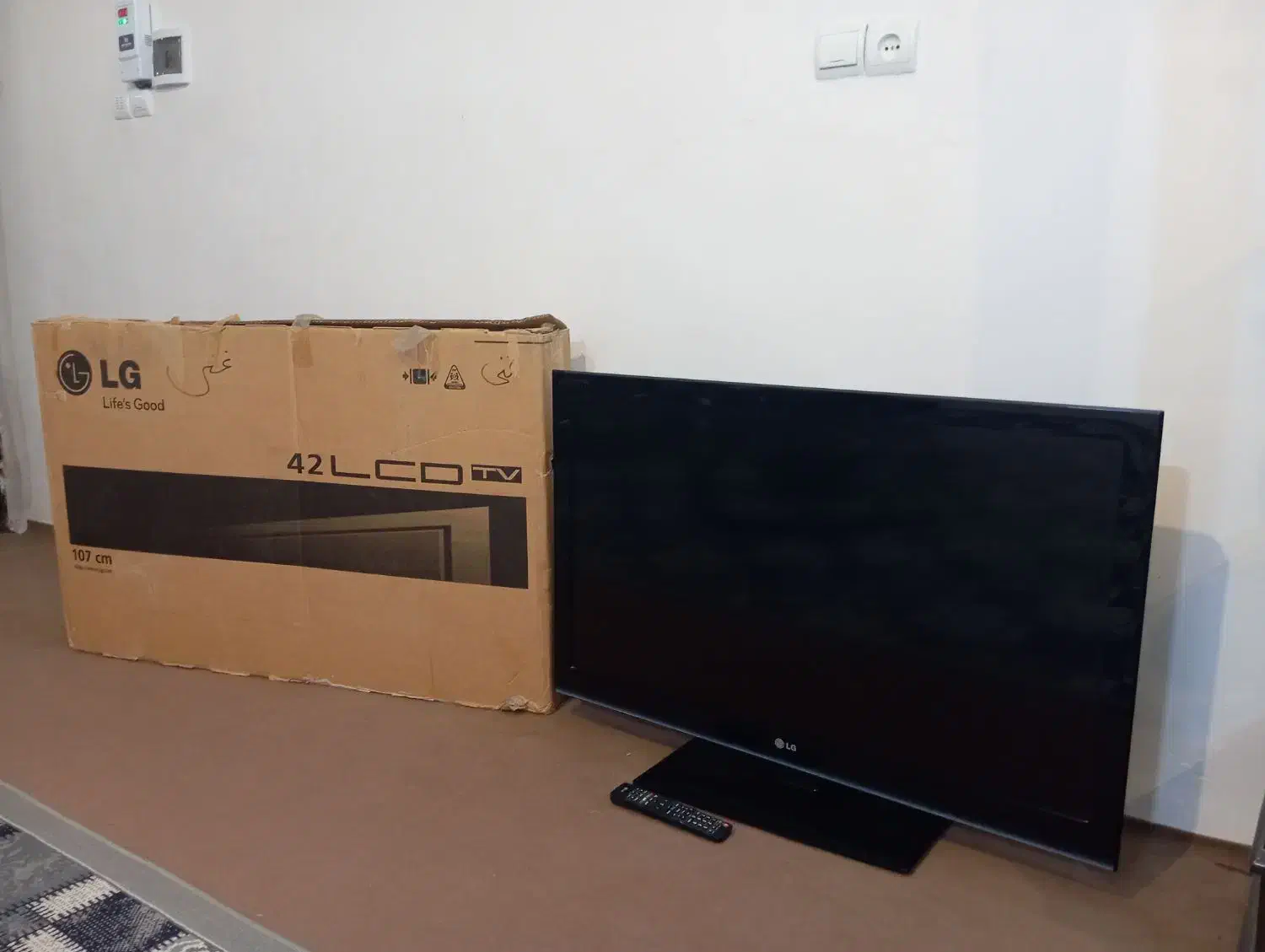 LCD LG42|تلویزیون و پروژکتور|مشهد, کوشک مهدی|دیوار