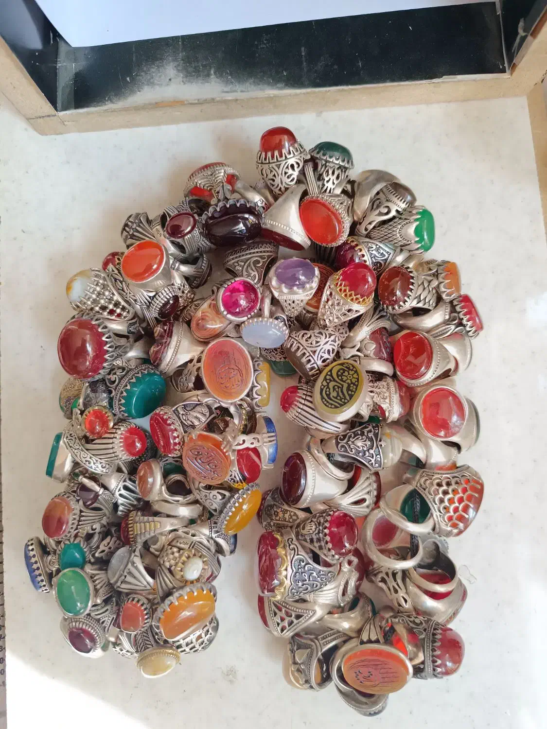 ۲ کیلو انگشتر نقره سنگ ها اصلی|جواهرات|اصفهان, پوریای ولی|دیوار