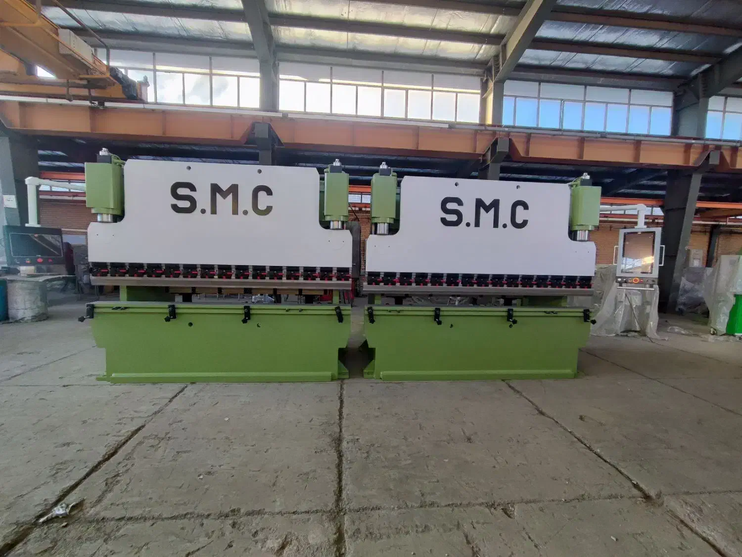 پرس برک ۳ متر ۱۶۰ تن cnc|ماشینآلات صنعتی|تهران, منیریه|دیوار