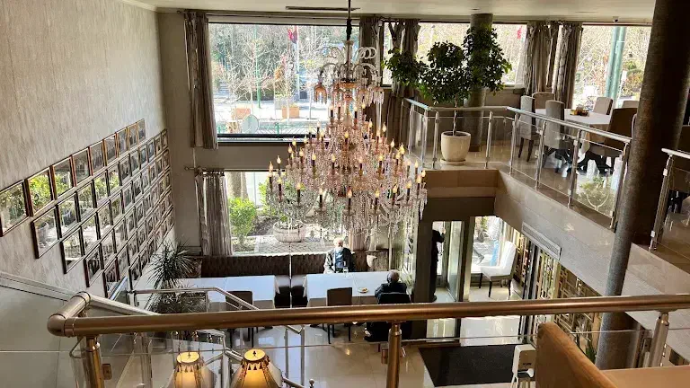 سر آشپز حرفه ای ایرانی|استخدام خدمات فروشگاه و رستوران|تهران, امانیه|دیوار