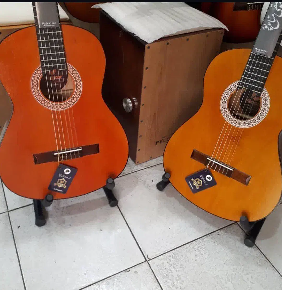 گیتار دست ساز ایرانی|گیتار، بیس، امپلیفایر|شیراز, سیاه سنگ|دیوار