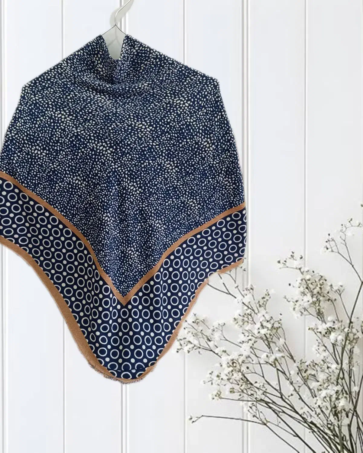 روسری|لباس|طبس, |دیوار