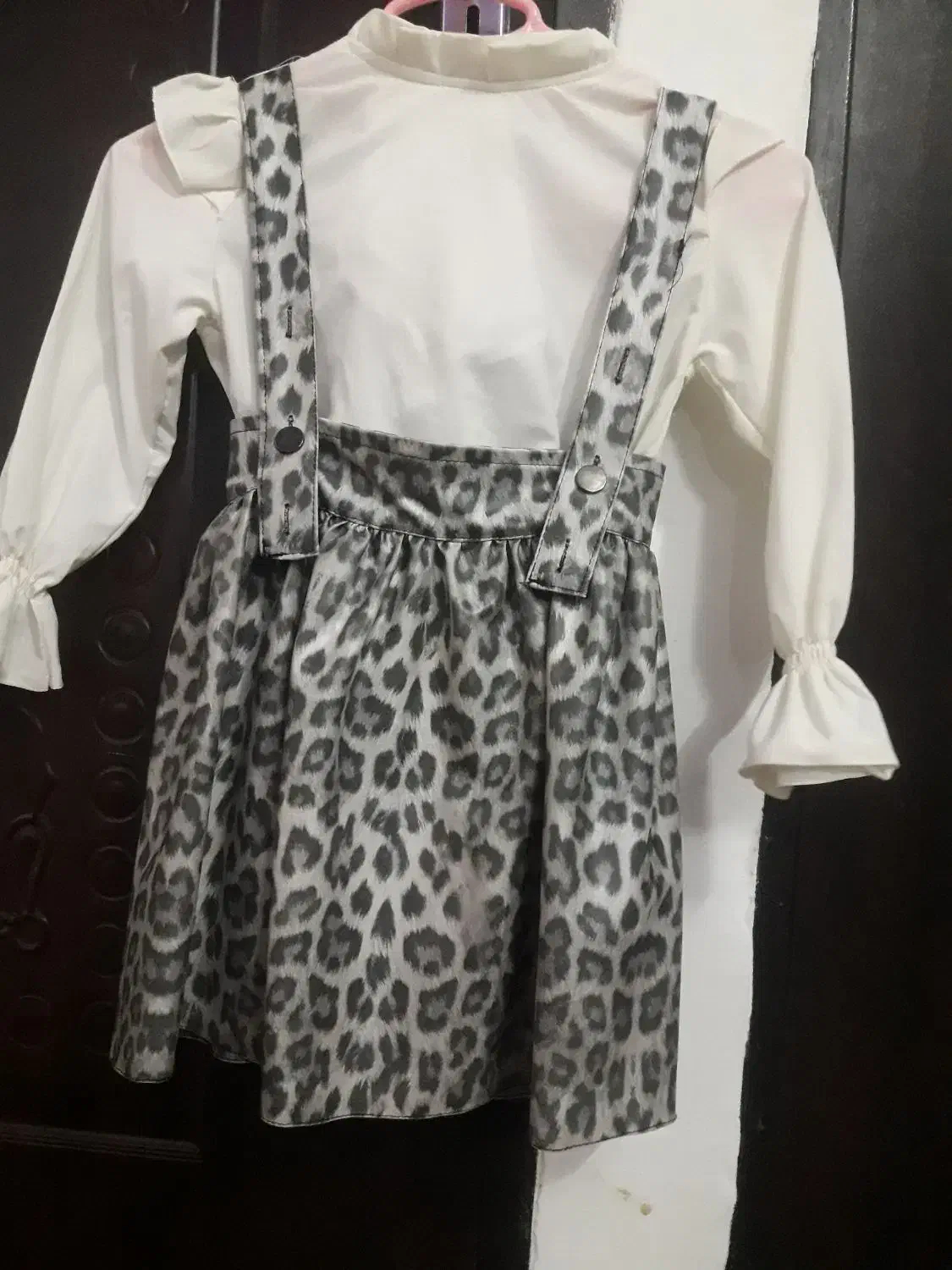 اسباب بازی ومیزبچگانه|اسباب‌‌بازی|خوی, |دیوار