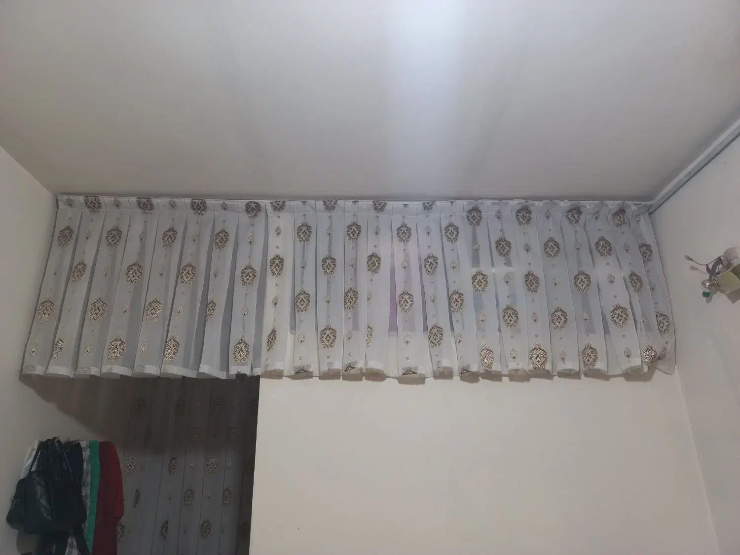 پرده|پرده، رانر، رومیزی|اقبالیه, |دیوار