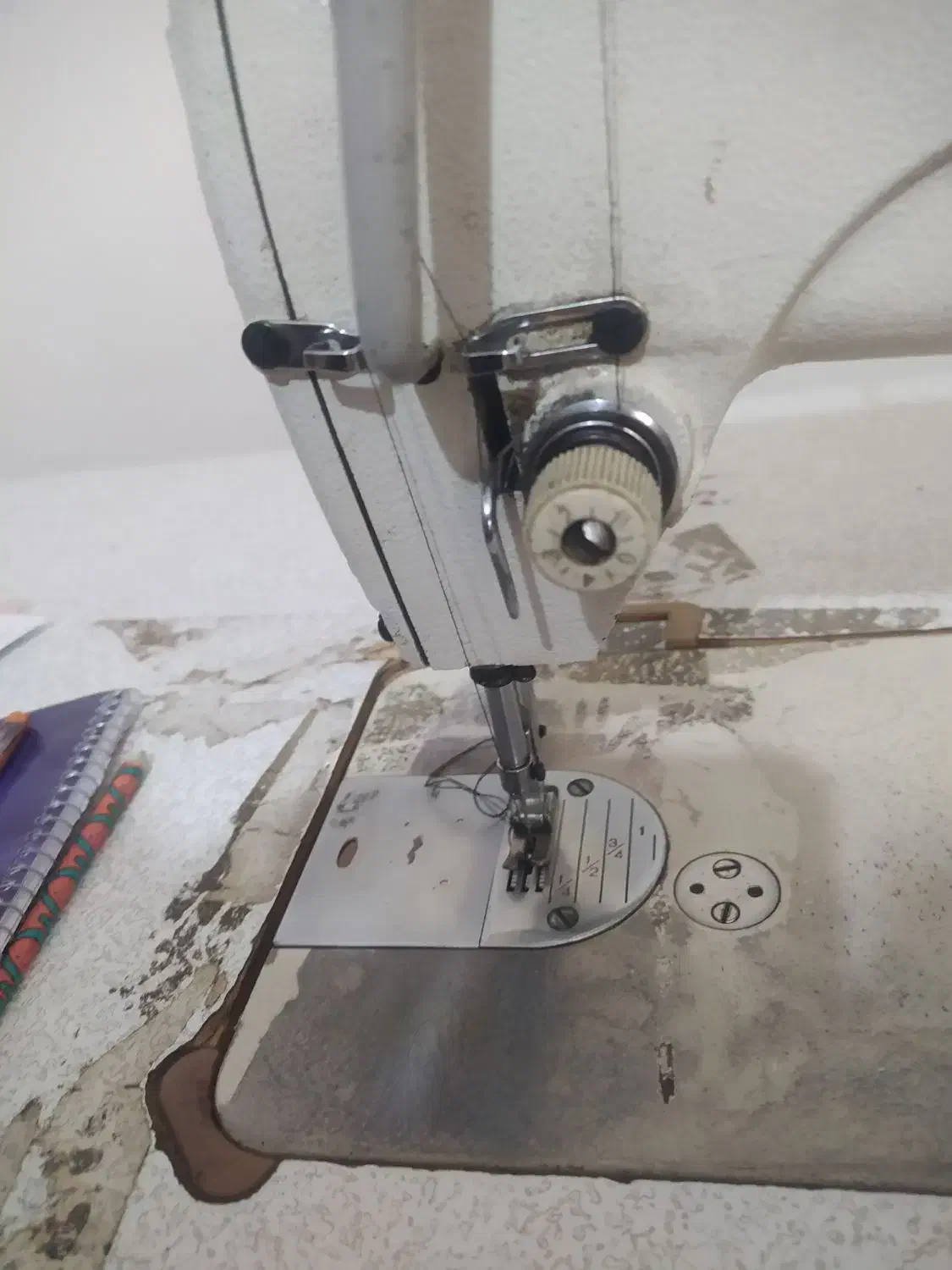 چرخ راسته مارک هورس|چرخ خیاطی و ریسندگی|پیشوا, |دیوار