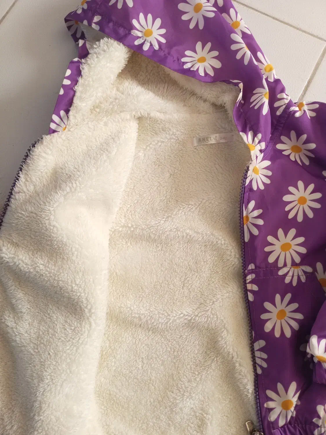 لباس|لباس|رشت, توشیبا|دیوار