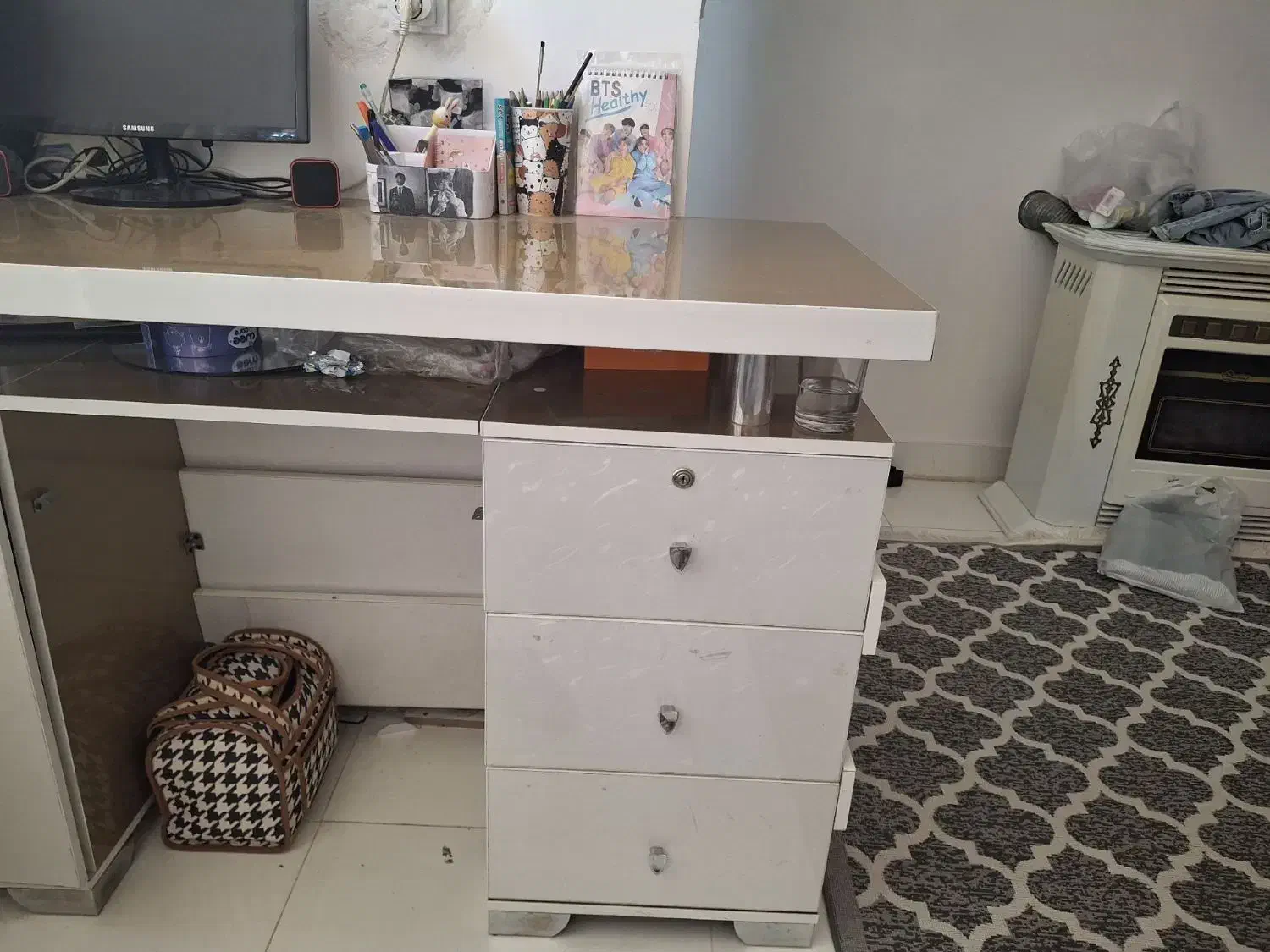 میز منشی|میز تحریر و کامپیوتر|فردیس, شهرک شهید حسینی|دیوار