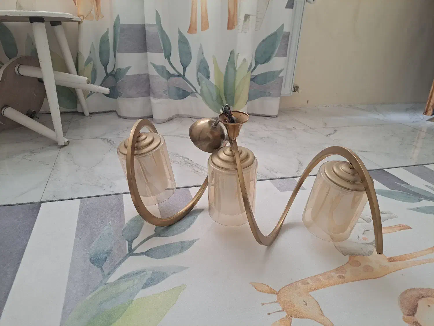 لوستر ۳شاخه لهستانی  در حدنو  بدون خط وخش|لوستر و چراغ آویز|کرج, حسین‌آباد|دیوار