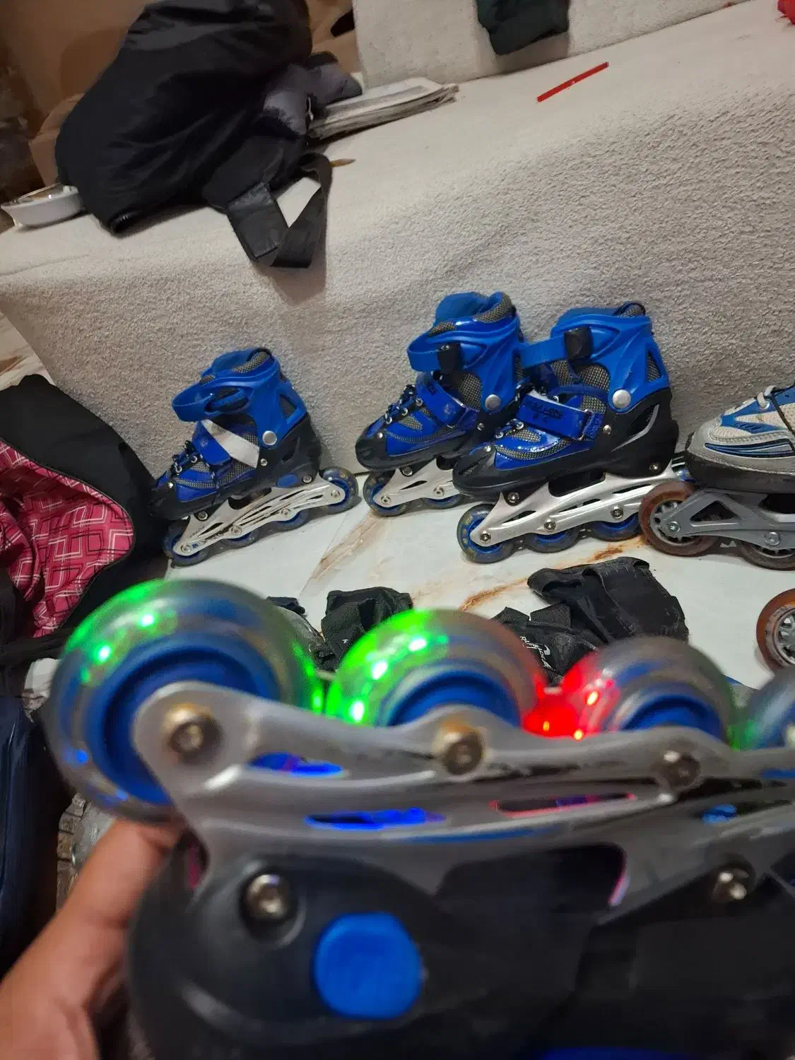 سه عدد اسکیت با لوازم|دوچرخه، اسکیت، اسکوتر|تهران, خواجه نظام الملک|دیوار