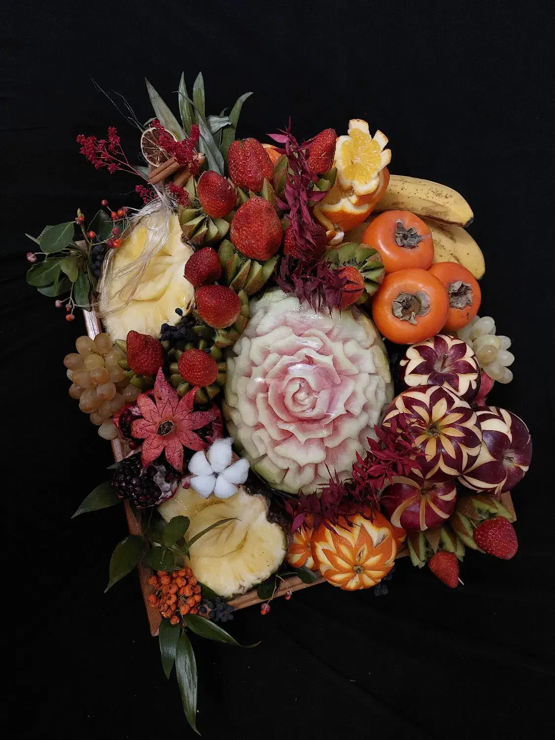 یلدایی عروس، میوهآرایی، حکاکی هندوانه و کدو|خدمات پذیرایی، مراسم|همدان, |دیوار