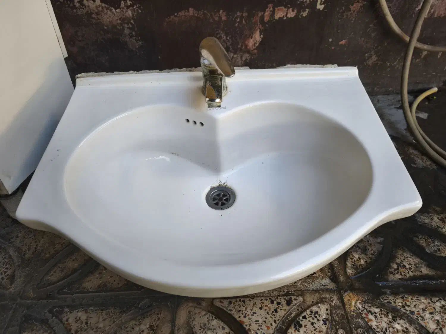 روشویی حمام و سرویس|لوازم سرویس بهداشتی|دوگنبدان, |دیوار