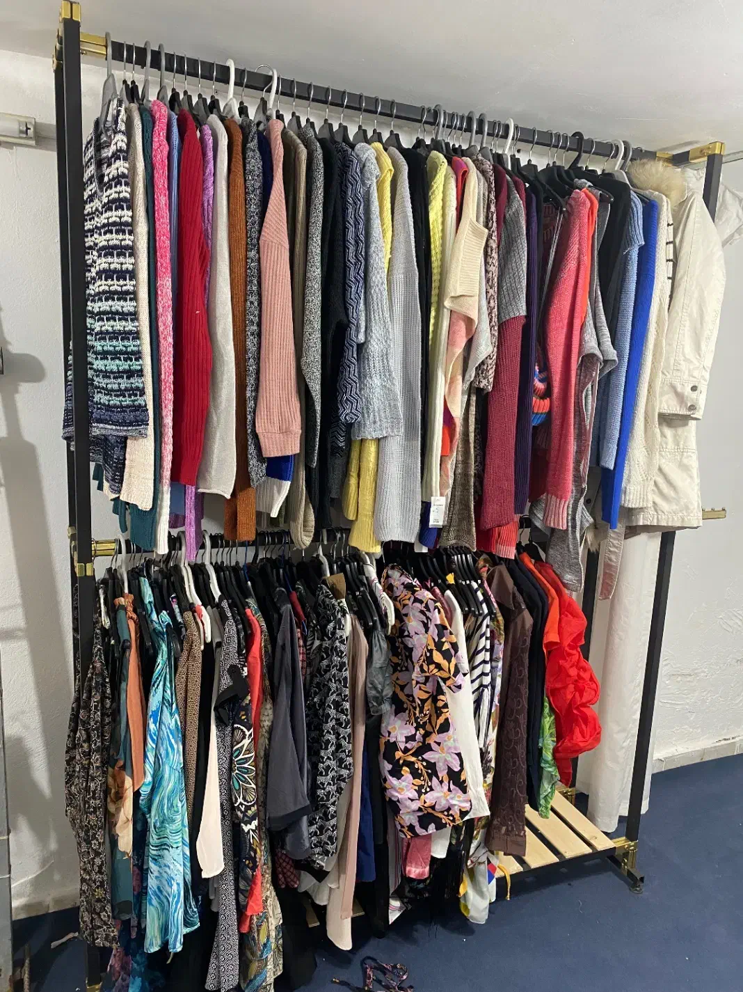 رگال لباس و چوبکار|فروشگاه و مغازه|تربتحیدریه, شهرک ولیعصر|دیوار