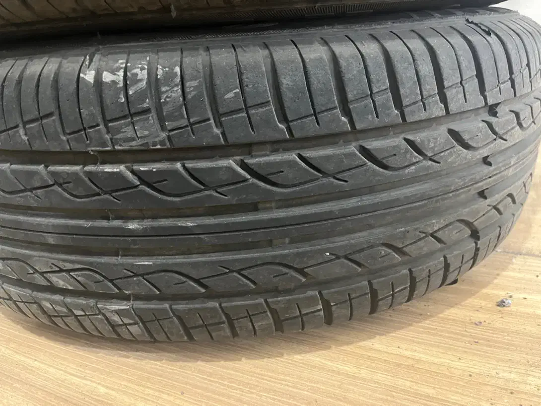 لاستیک 80 درصد|قطعات یدکی و لوازم جانبی|فولادشهر, فولادشهر|دیوار