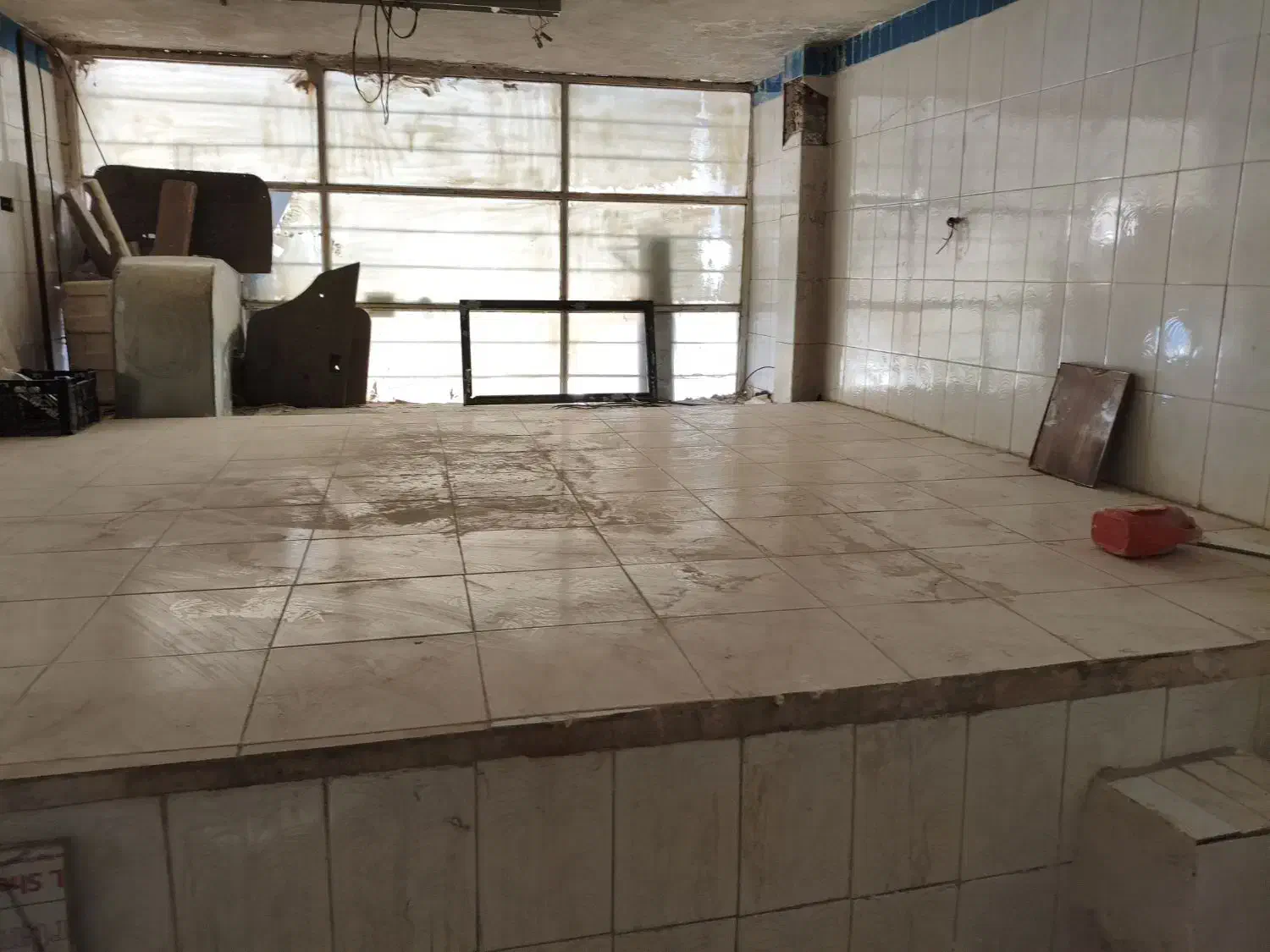 اجاره مغازه بازار زندیه صدرا فاز یک|اجارهٔ مغازه و غرفه|صدرا-فارس, فاز ۱|دیوار