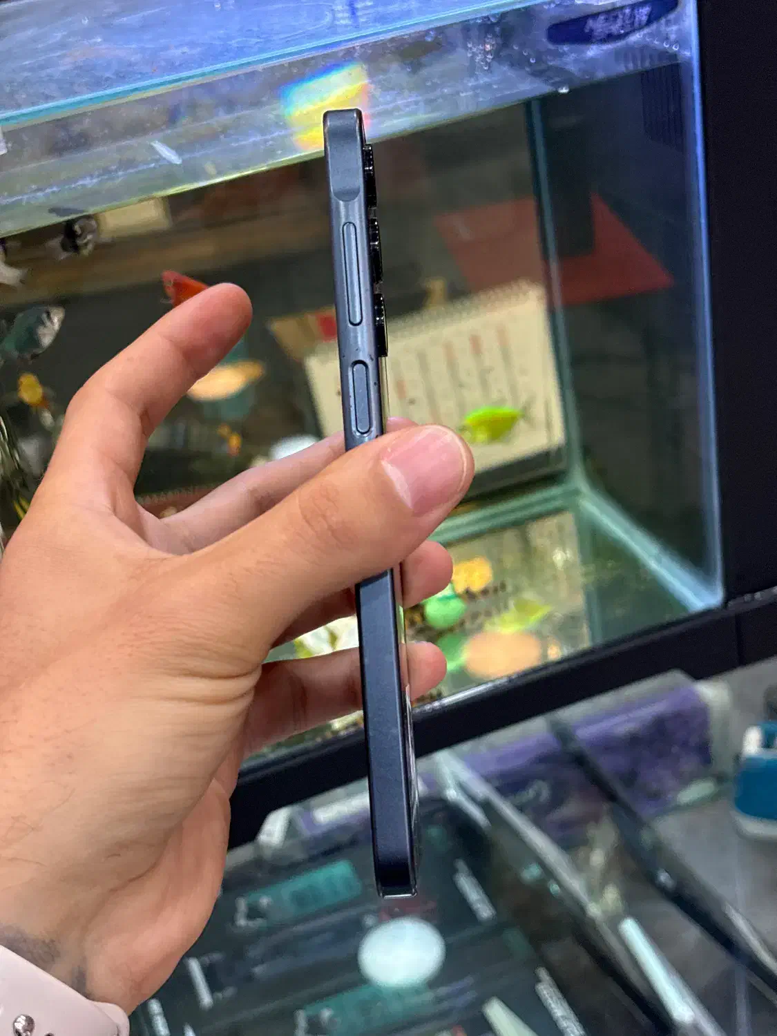 A16 256|موبایل|شیراز, زند|دیوار